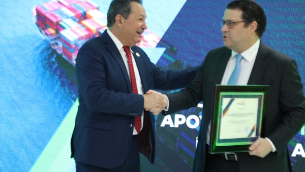 Encuentro con líderes empresariales de distintas denominaciones del sector de las Mipymes, la industria y las empresas del Municipio Santo Domingo Este